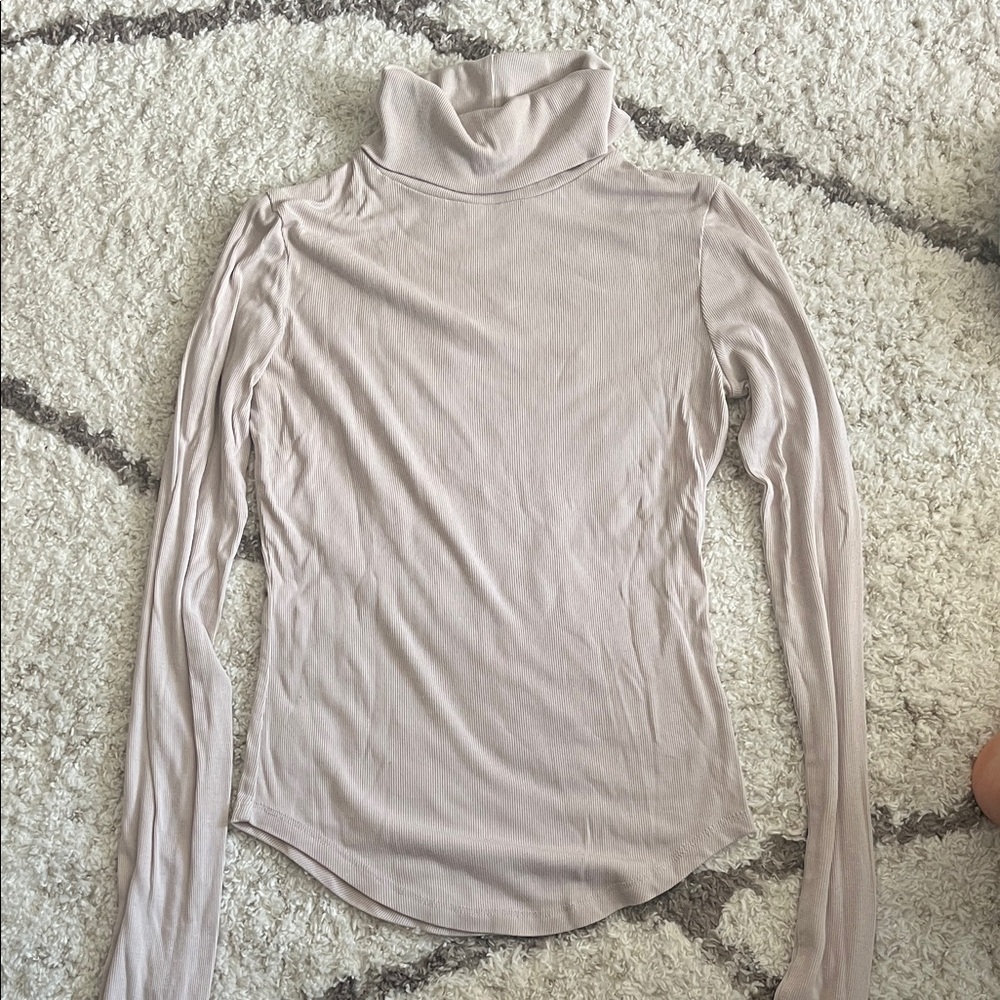 Talula Women's Long Sleeve Turtleneck Top - Light Taupe